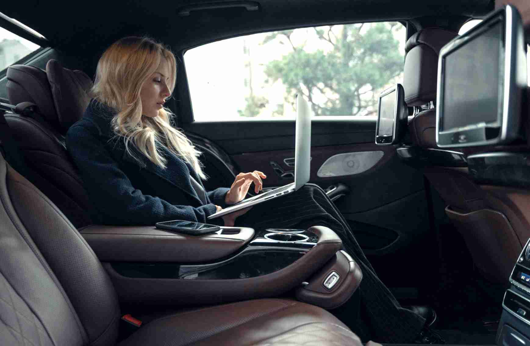 Airport limo
